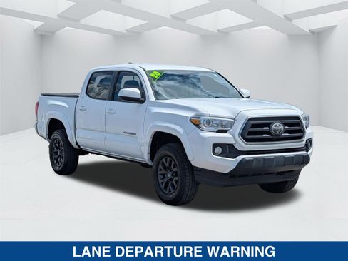 Used 2020 Toyota Tacoma SR5 image 2