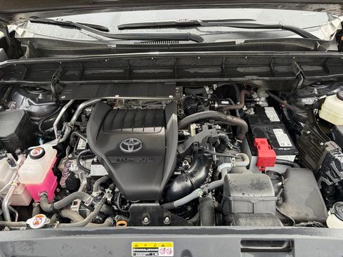 Used 2023 Toyota Highlander XLE AWD/4WD image 20