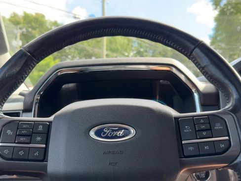 Used 2022 Ford F150 Lariat w/ Equipment Group 502A High AWD/4WD image 18