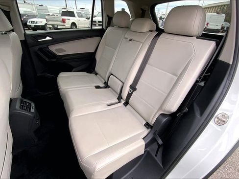 Used 2019 Volkswagen Tiguan SE image 20