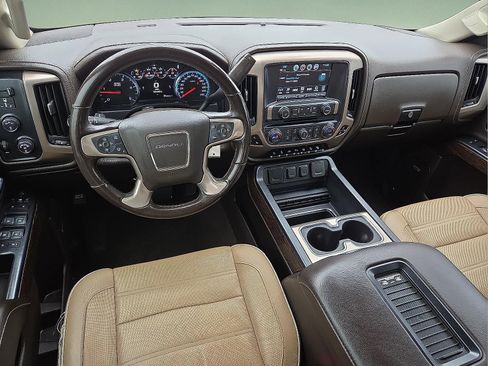 Used 2019 GMC Sierra 2500 Denali w/ Duramax Plus Package AWD/4WD image 11
