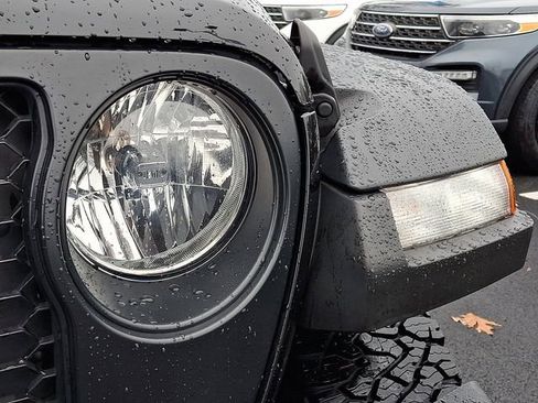 Used 2022 Jeep Gladiator Mojave w/ Cold Weather Group image 10