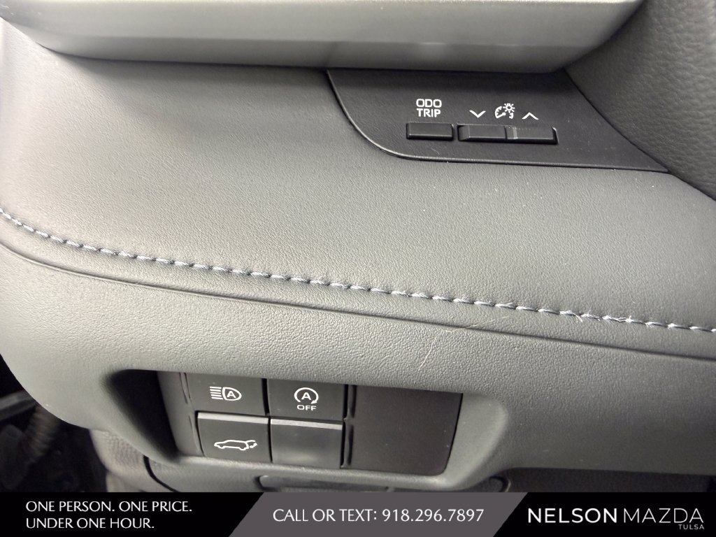 Used 2024 Toyota Highlander XSE FWD image 24