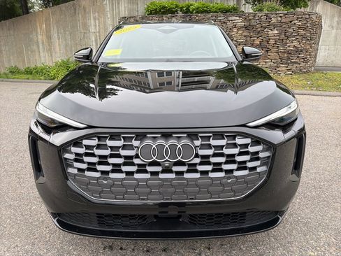 Used 2025 Audi Q5 Premium AWD/4WD image 9