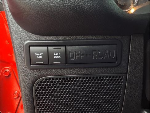 Used 2018 Jeep Wrangler Rubicon w/ Power Convenience Group AWD/4WD image 22