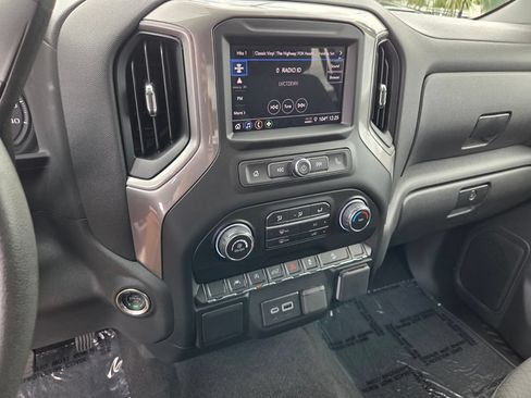Used 2026 Chevrolet Silverado 1500 Custom Trail Boss w/ LPO, Dark Essentials Package AWD/4WD image 25