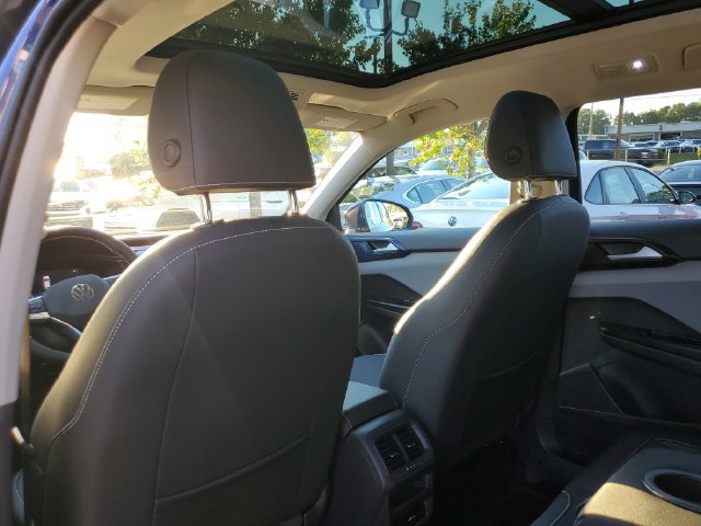 Certified 2023 Volkswagen Taos SE w/ Panoramic Sunroof Package FWD image 17