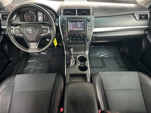 Used 2015 Toyota Camry SE FWD image 12