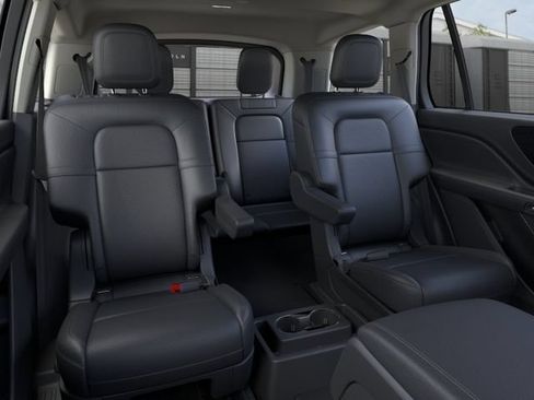 New 2026 Lincoln Aviator AWD image 12