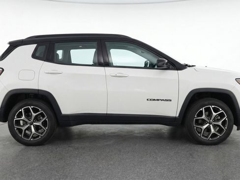 Used 2025 Jeep Compass Limited AWD/4WD image 11