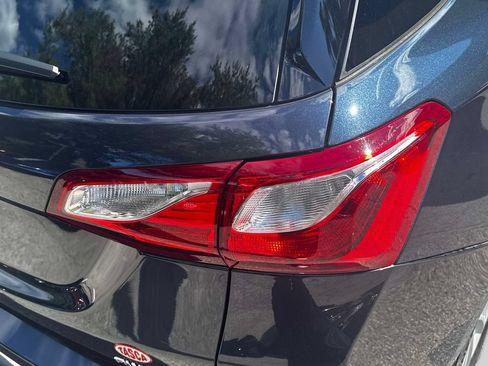 Used 2018 Chevrolet Equinox LT AWD/4WD image 10