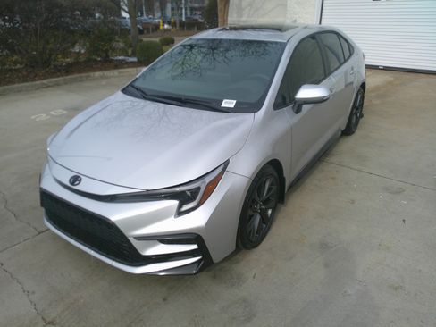 Used 2026 Toyota Corolla XSE image 5