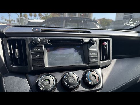 Used 2018 Toyota RAV4 LE w/ All Weather Liner Package FWD image 8