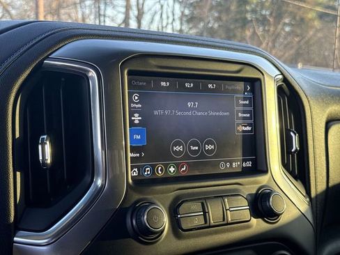 Used 2021 Chevrolet Silverado 1500 LT Trail Boss w/ Convenience Package II image 16