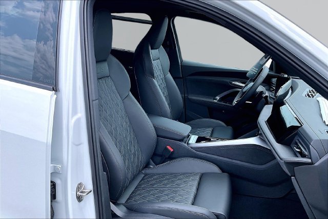 New 2026 Audi SQ5 Premium Plus AWD/4WD image 7