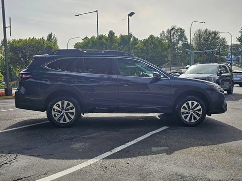 Used 2024 Subaru Outback Premium AWD/4WD image 8