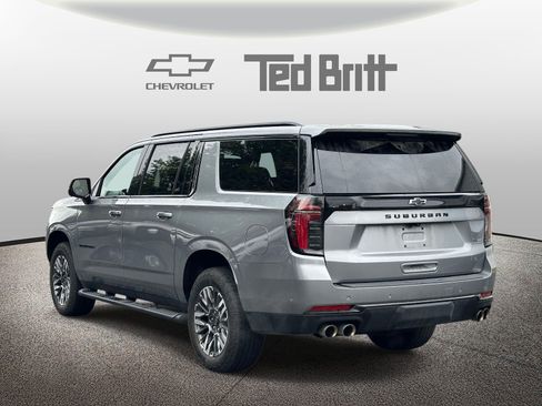 Certified 2025 Chevrolet Suburban Z71 AWD/4WD image 6