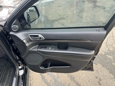 Used 2019 Jeep Grand Cherokee Limited X image 35