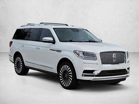 Used 2021 Lincoln Navigator Black Label w/ Cargo Convenience Package AWD/4WD image 3