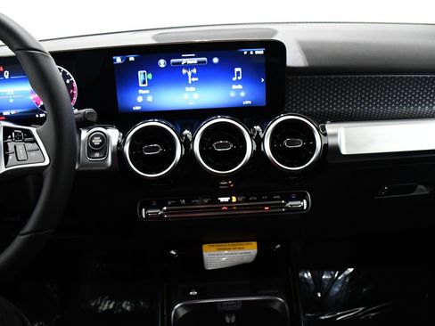 New 2026 Mercedes-Benz GLB 250 4MATIC image 11