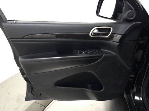Used 2011 Jeep Grand Cherokee Laredo AWD/4WD image 12