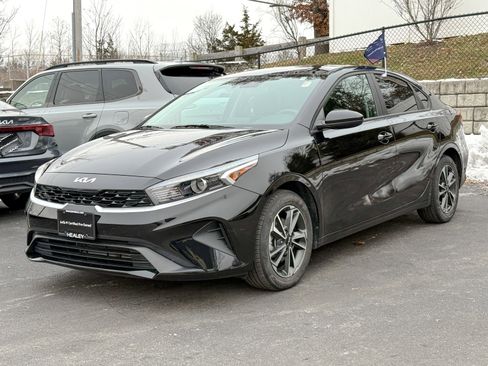 Certified 2023 Kia Forte LXS image 8