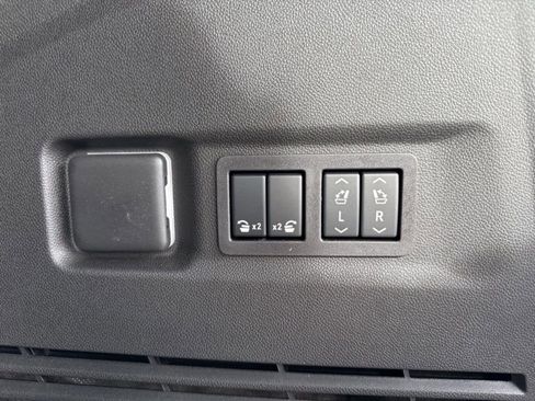 New 2026 GMC Yukon XL Denali image 33