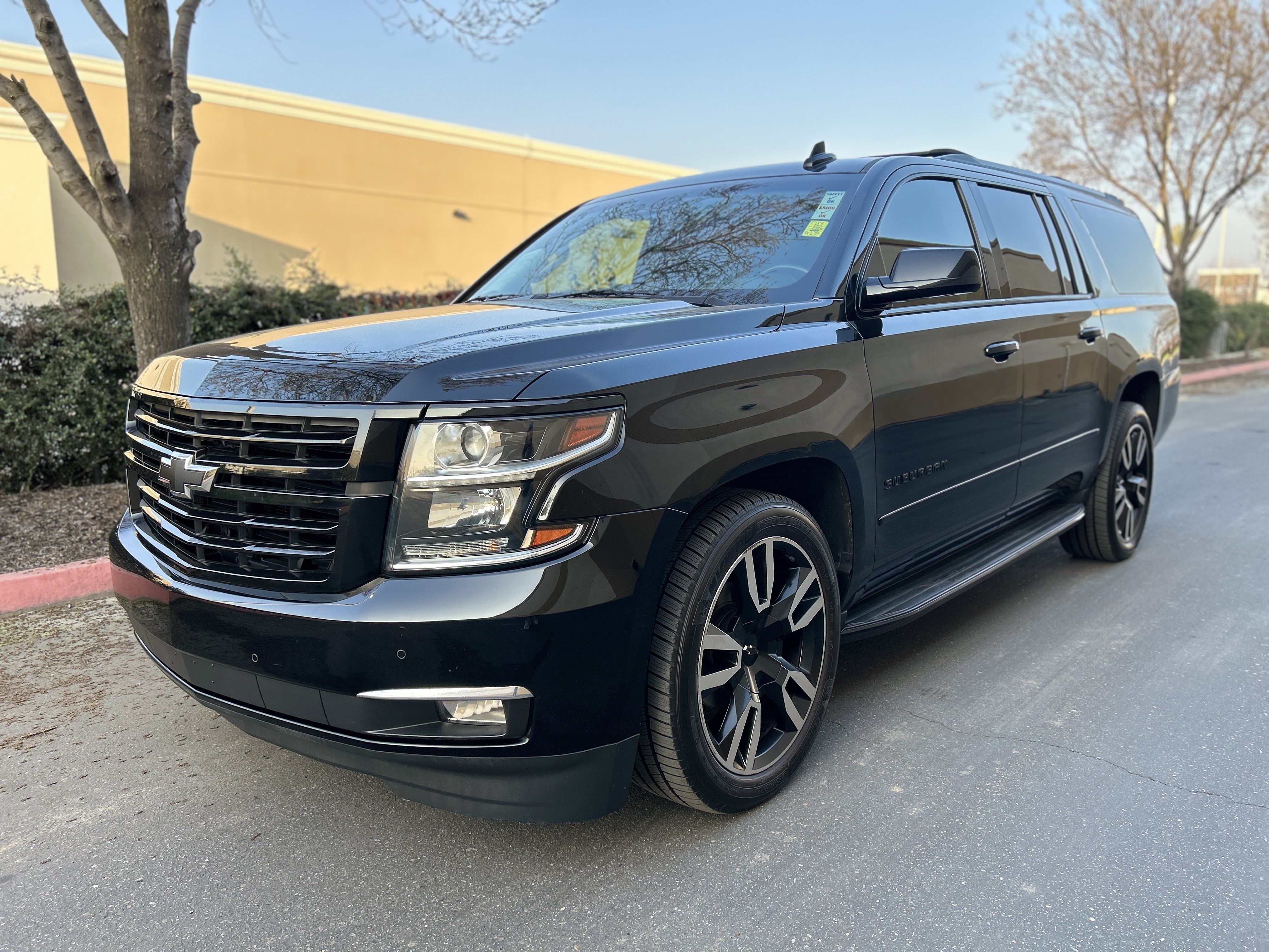 Used 2019 Chevrolet Suburban Premier AWD/4WD image 3