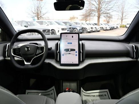 New 2026 Volvo EX30 Plus w/ Protection Package Premier image 16