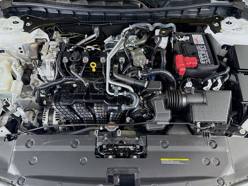 Used 2025 Nissan Altima 2.5 S FWD image 11
