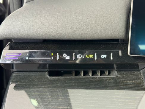 Used 2025 BMW 530i image 29