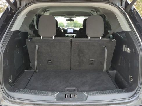 Used 2021 Ford Explorer XLT image 13