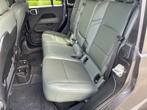 Used 2025 Jeep Gladiator Mojave image 32