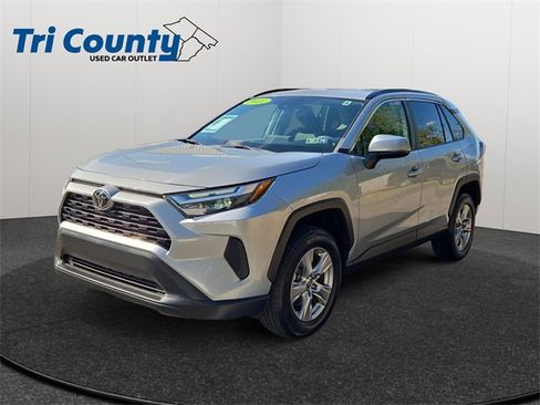 Certified 2022 Toyota RAV4 XLE image 3