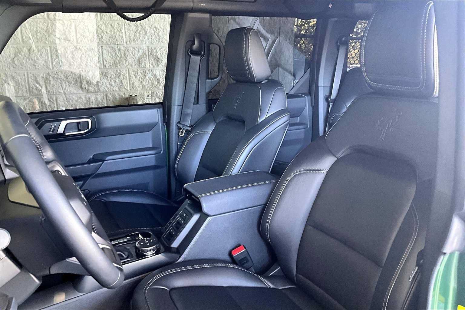 Used 2025 Ford Bronco Big Bend w/ Black Diamond Package AWD/4WD image 7