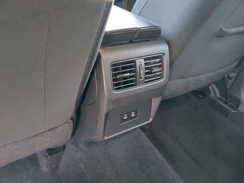 Certified 2024 Nissan Rogue SV FWD image 12