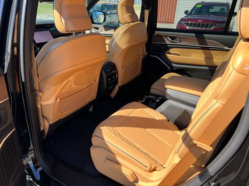 Used 2025 Jeep Grand Cherokee L Summit w/ Advanced Protech Group IV image 13