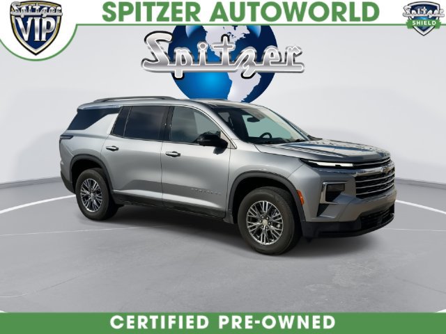Used 2025 Chevrolet Traverse LT w/ Driver Confidence Package FWD image 4