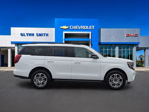Used 2026 Ford Expedition Active RWD image 6
