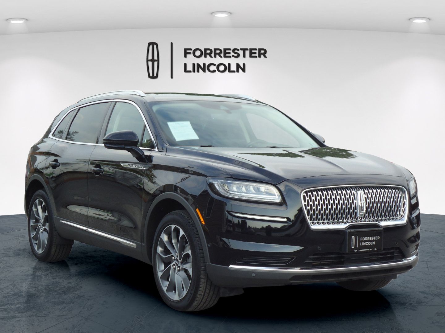 Used 2023 Lincoln Nautilus Reserve w/ Equipment Group 201A AWD/4WD image 1