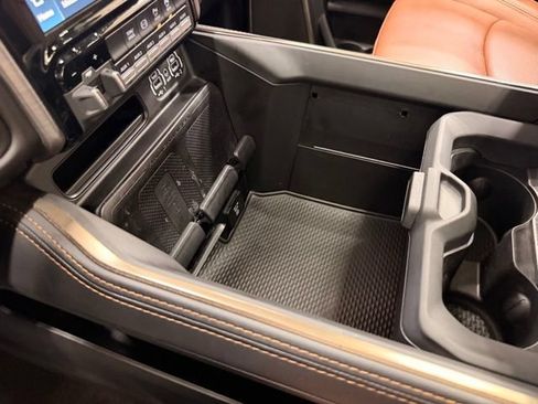 Used 2022 RAM 2500 Limited AWD/4WD image 46