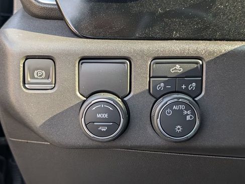 Used 2022 Chevrolet Silverado 1500 LT RWD image 20