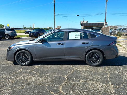 New 2026 Nissan Sentra SV w/ SV Convenience Package FWD image 5