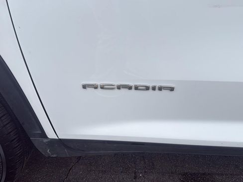 Used 2024 GMC Acadia Elevation image 11