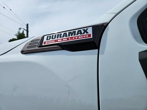 New 2026 GMC Sierra 2500 AT4X w/ LPO, Black Badging Package AWD/4WD image 10