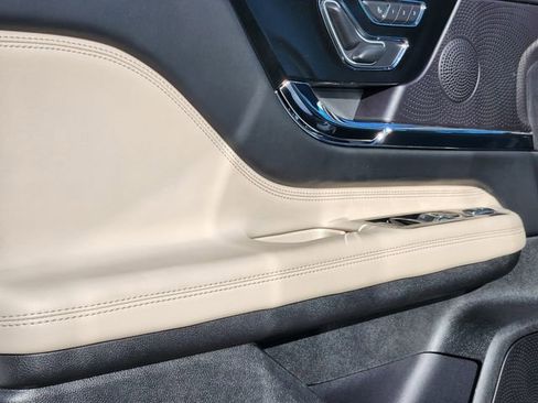 New 2025 Lincoln Corsair Grand Touring w/ Equipment Group 301A image 9