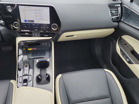 Used 2024 Lexus NX 250 FWD image 17
