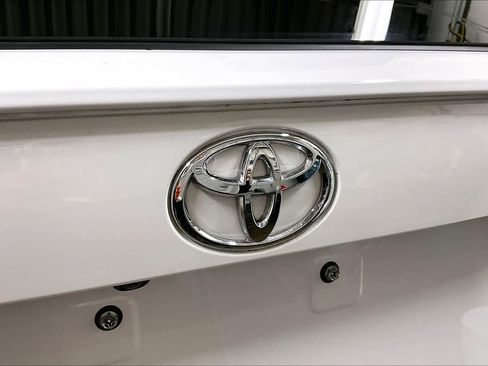 Certified 2025 Toyota RAV4 LE image 28