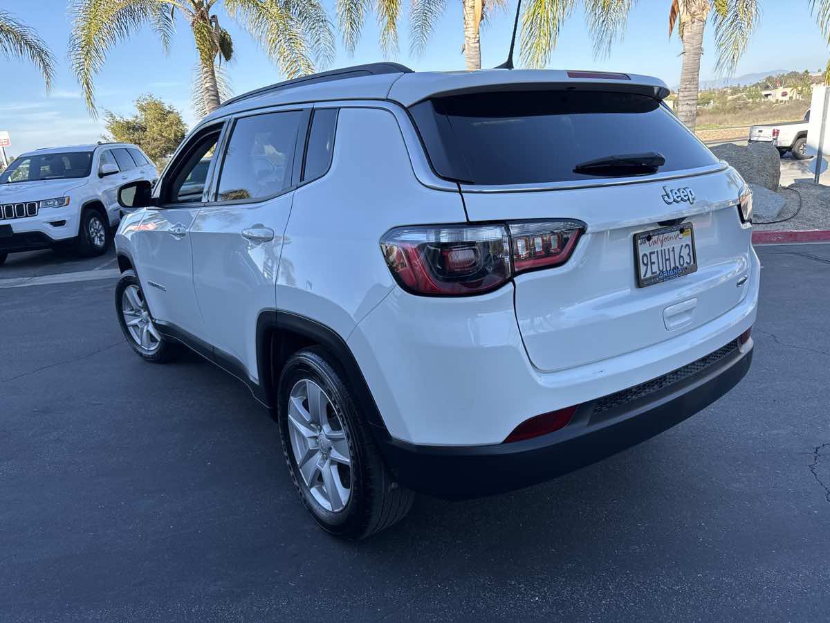Used 2022 Jeep Compass Latitude FWD image 15