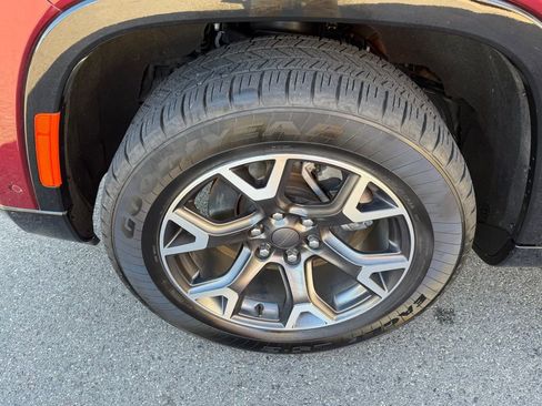 Certified 2024 Jeep Wagoneer Series III image 12